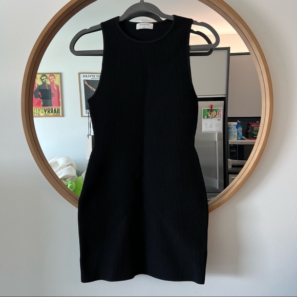 Sculpt Knit Racer Dress Aritzia Babaton 